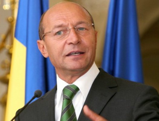 Băsescu: Voi desemna un premier care să servească interesul naţional